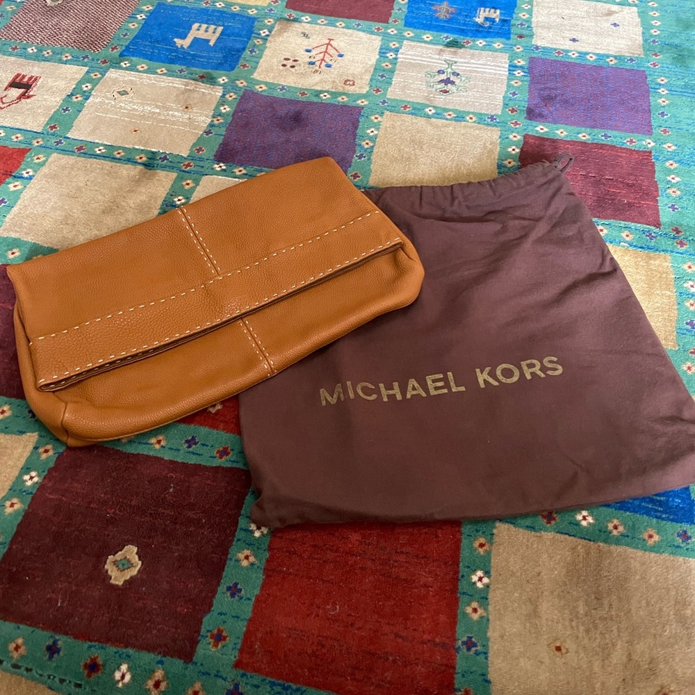 MICHAEL KORS CLUTCH BAG